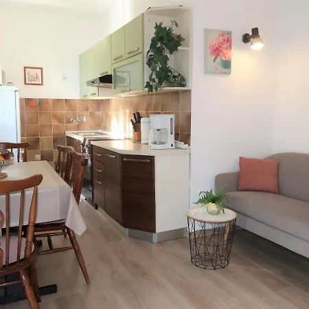 Neda - Rac134 By Interhome