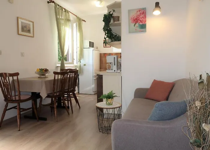 Neda By Interhome